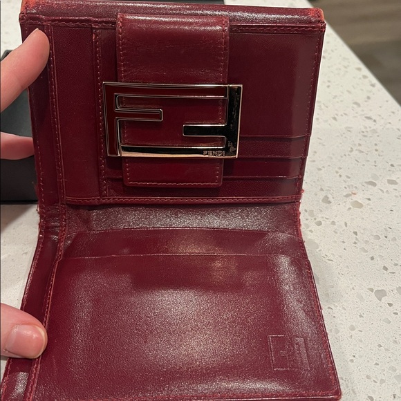 Fendi Red Wallet with Gold Logo authentic - Picture 3 of 6